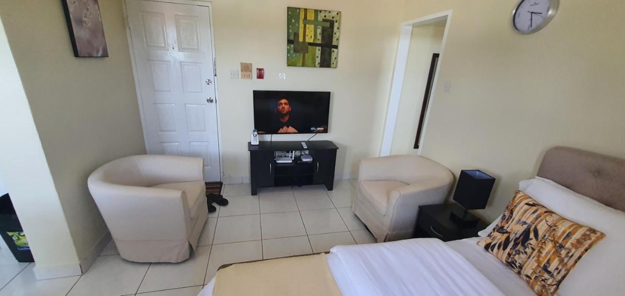 Hastings Towers 4D - Studio Apt Opp Beach Bridgetown Exteriér fotografie